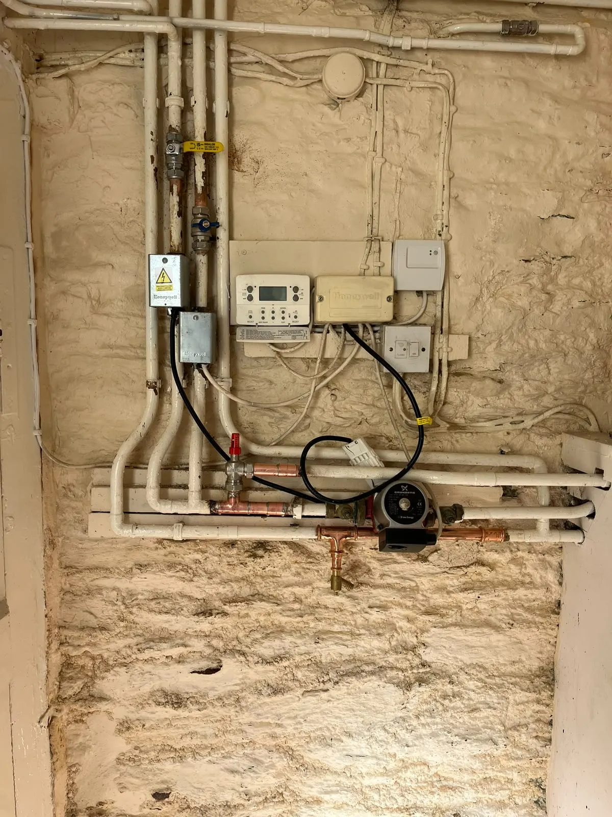 Central heating pump installation
