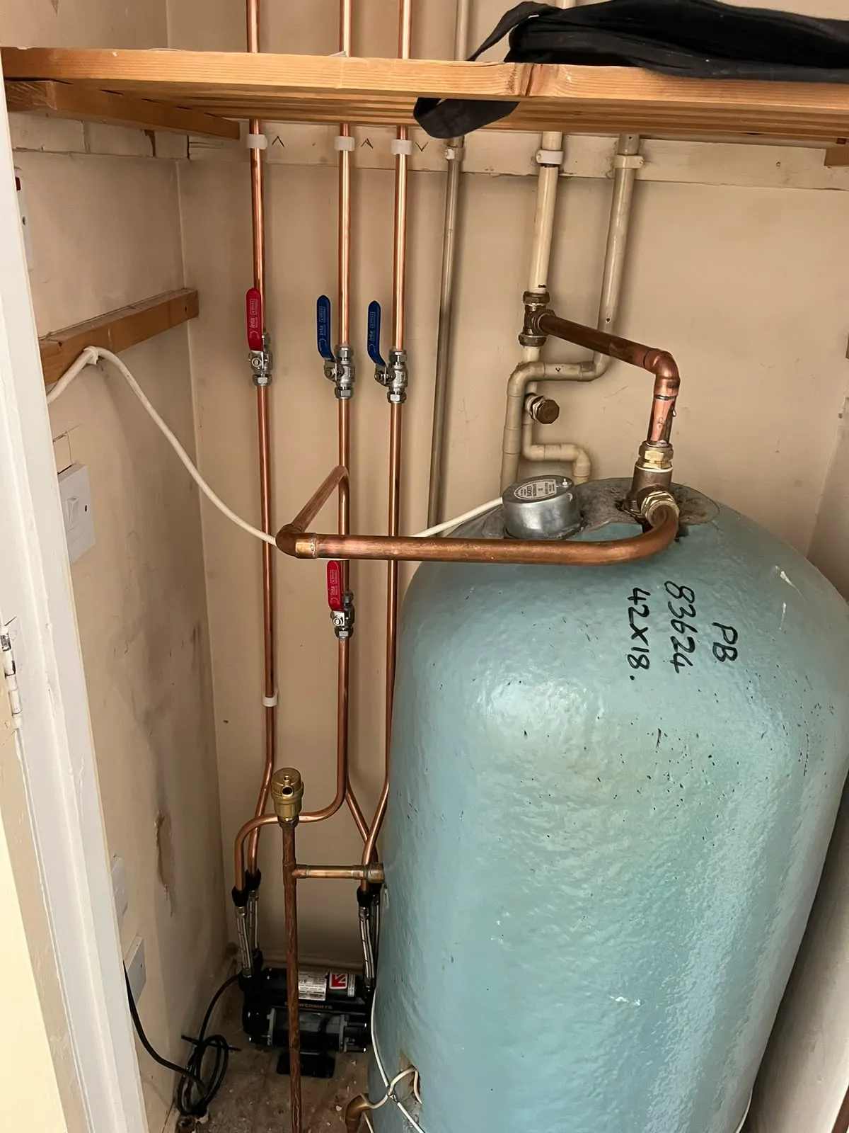 Hot water cylinder and copper pipework