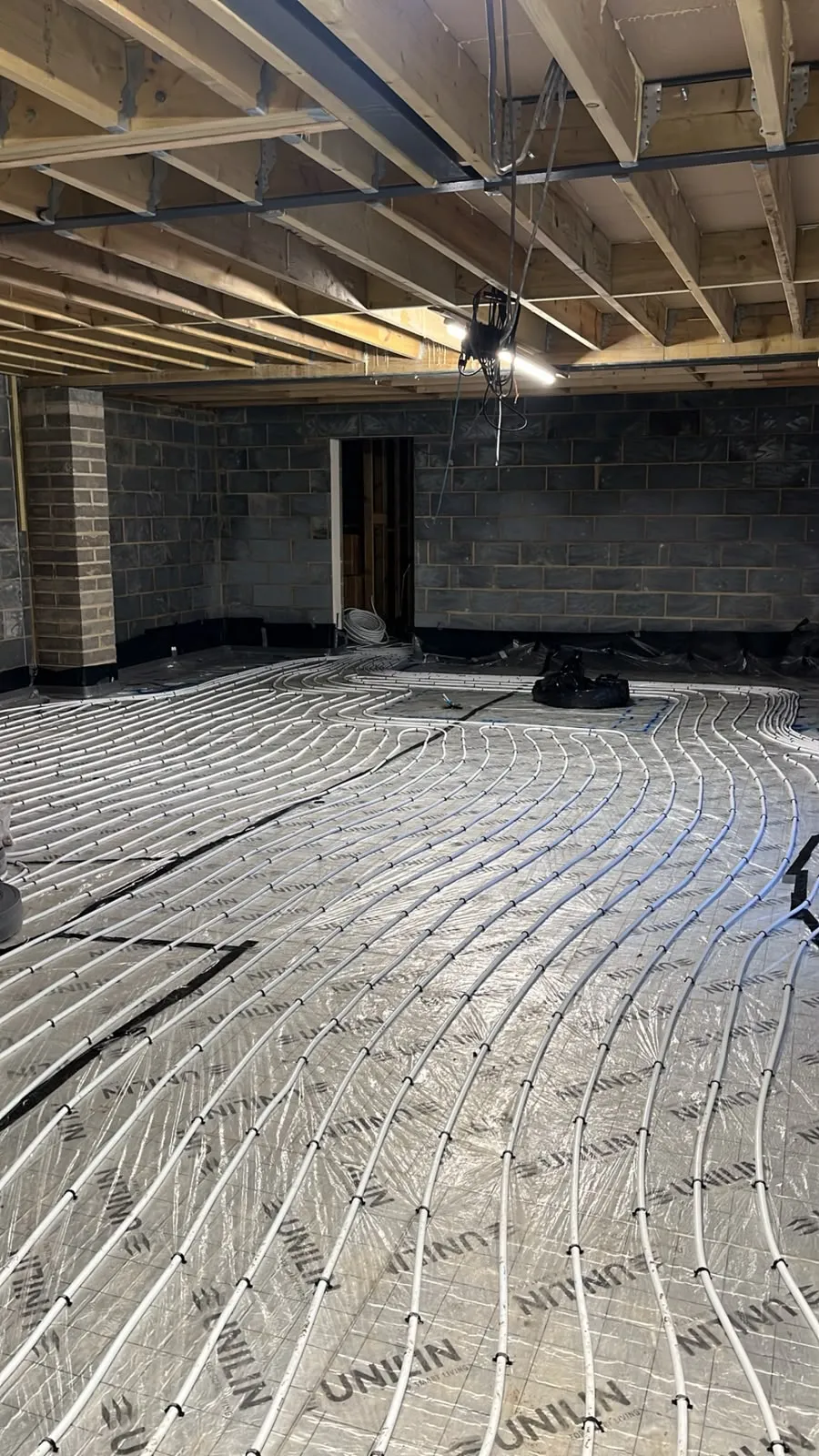 Underfloor heating installation
